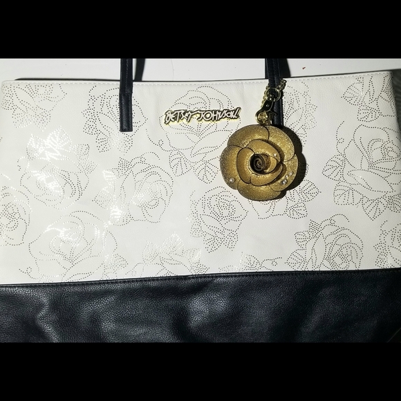 Betsey Johnson Handbags - Betsey Johnson tote